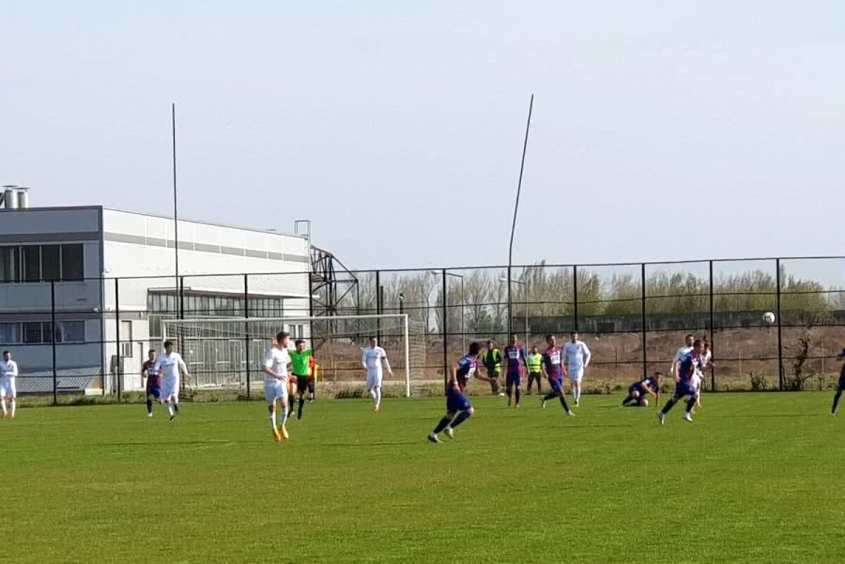 CSA STEAUA - CS FC DINAMO 3-0 // VIDEO + FOTO Steaua a umilit-o pe Dinamo în duelul cu parfum de derby din Liga 4 » Echipa lui Marius Lăcătuș, tot mai aproape de promovare