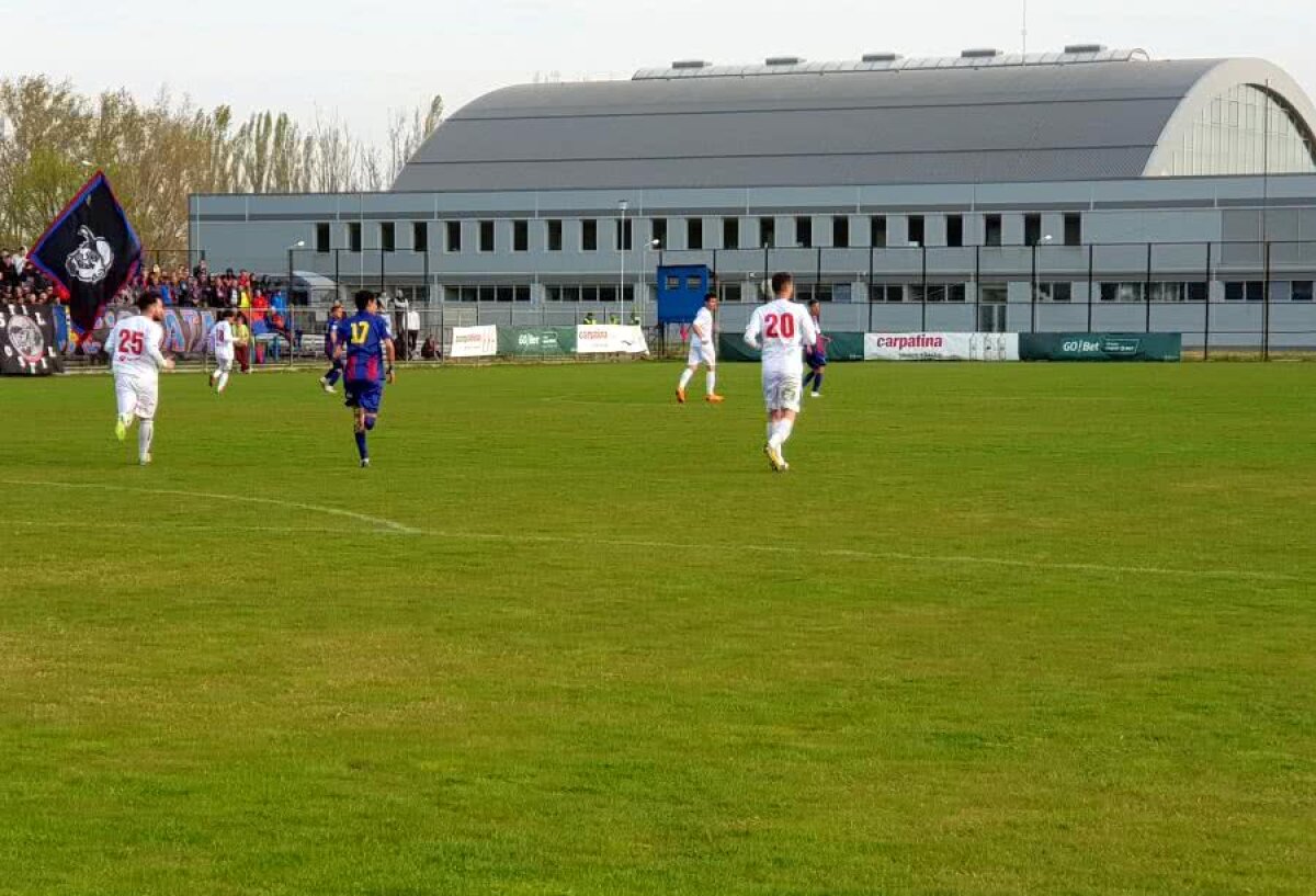 CSA STEAUA - CS FC DINAMO 3-0 // VIDEO + FOTO Steaua a umilit-o pe Dinamo în duelul cu parfum de derby din Liga 4 » Echipa lui Marius Lăcătuș, tot mai aproape de promovare