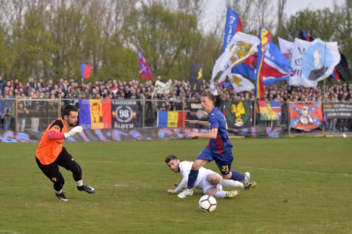 CSA STEAUA - CS FC DINAMO 3-0 // VIDEO + FOTO Steaua a umilit-o pe Dinamo în duelul cu parfum de derby din Liga 4 » Echipa lui Marius Lăcătuș, tot mai aproape de promovare