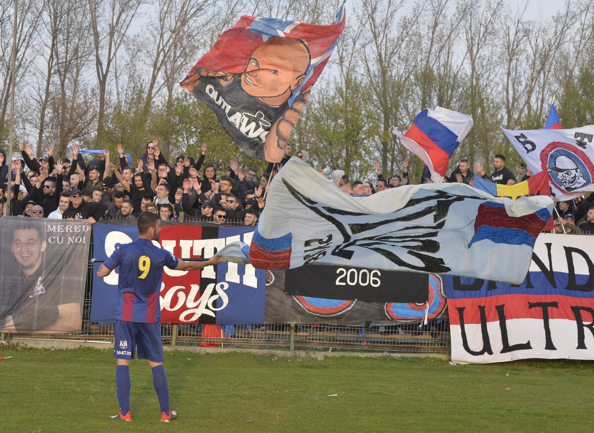 CSA STEAUA - CS FC DINAMO 3-0 // VIDEO + FOTO Steaua a umilit-o pe Dinamo în duelul cu parfum de derby din Liga 4 » Echipa lui Marius Lăcătuș, tot mai aproape de promovare