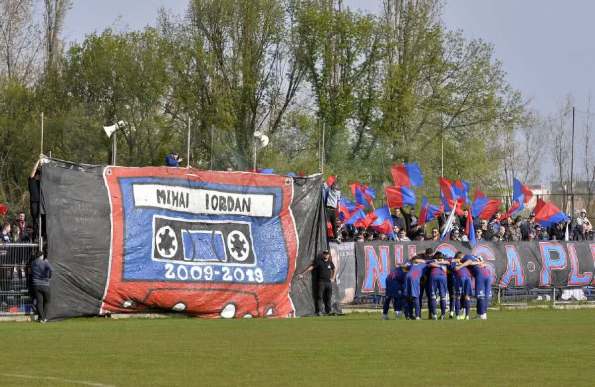 CSA STEAUA - CS FC DINAMO 3-0 // VIDEO + FOTO 3 detalii de la derby-ul din Liga 4: „masculii alfa” din teren, nemulțumirile suporterilor și o ipostază inedită cu Ștefan Iovan :)