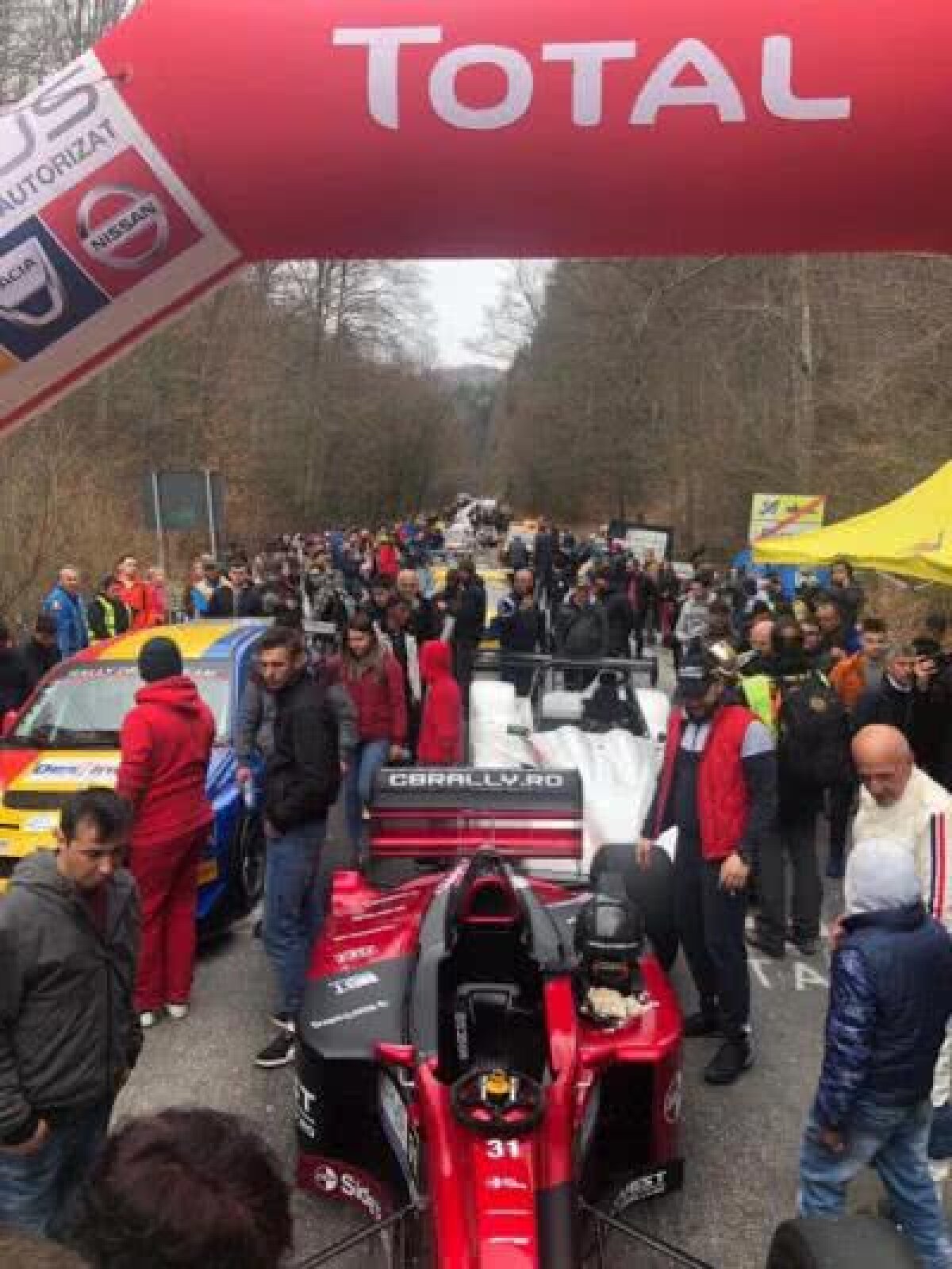 FOTO Fanii motorsportului au invadat Râșnovul. Victorie surpriză în deschiderea sezonului de coastă