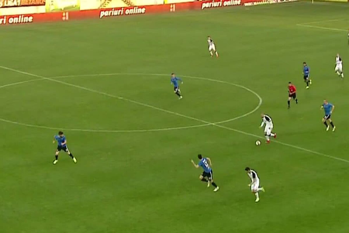 ASTRA - VIITORUL // VIDEO+FOTO Gol fabulos marcat de Denis Alibec » Cursă de 45 de metri și slalom printre adversari!