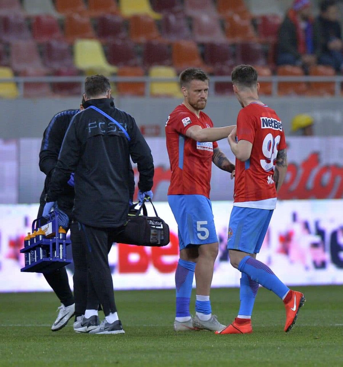 FCSB - SEPSI 2-0 // VIDEO+FOTO Liga 1 fierbe! FCSB învinge Sepsi în 10 minute și e la 3 puncte de CFR înainte de meciul direct