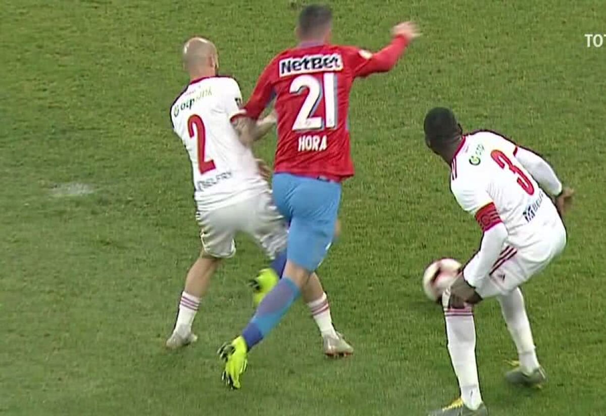 FCSB - SEPSI 2-0 // FOTO Fază controversată în FCSB - Sepsi: Hora, avertizat pentru simulare, după un contact în careu