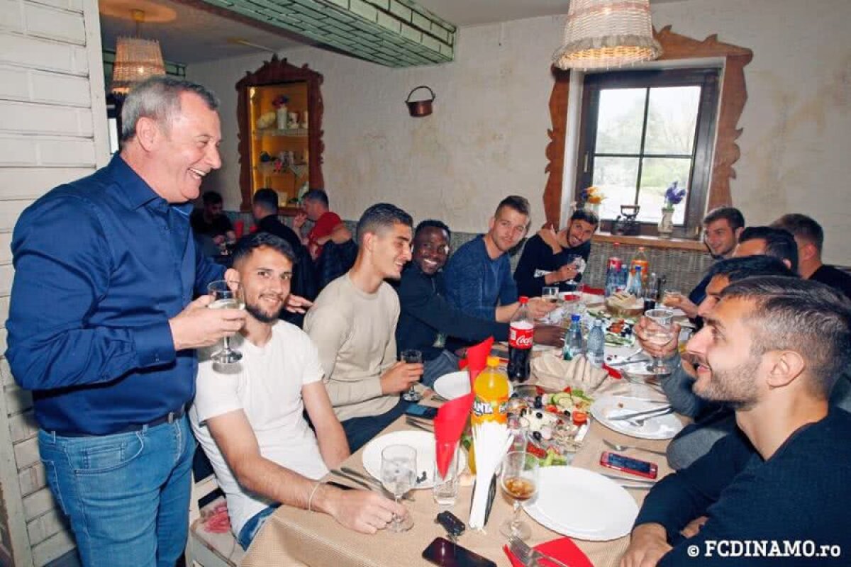 GALERIE FOTO + VIDEO Mircea Rednic, cadou inedit de ziua lui! Imagini de la surpriza pregătită de club