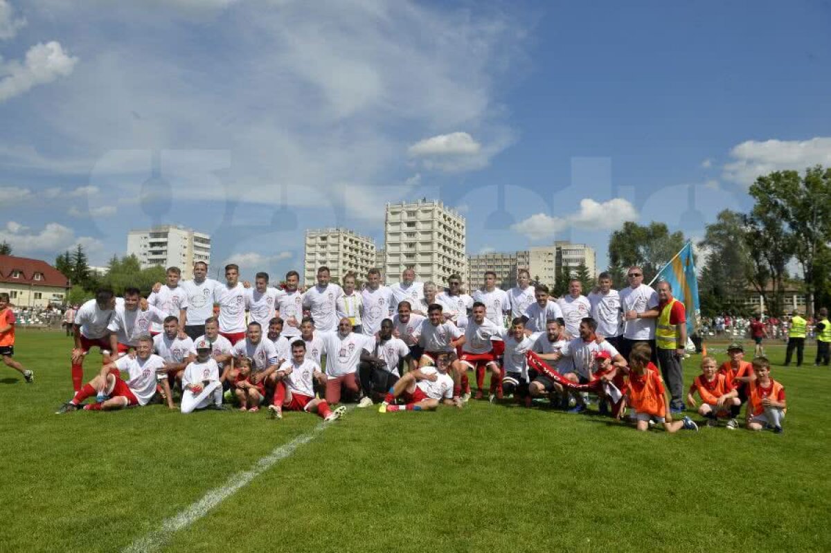 EXCLUSIV VIDEO Cine e Ianos Bokor, managerul lui Sepsi Sfântu Gheorghe! Fost fotbalist, acum om de afaceri: „Controalele lui Marin Barbu m-au făcut să investesc în taxi-uri” :) 