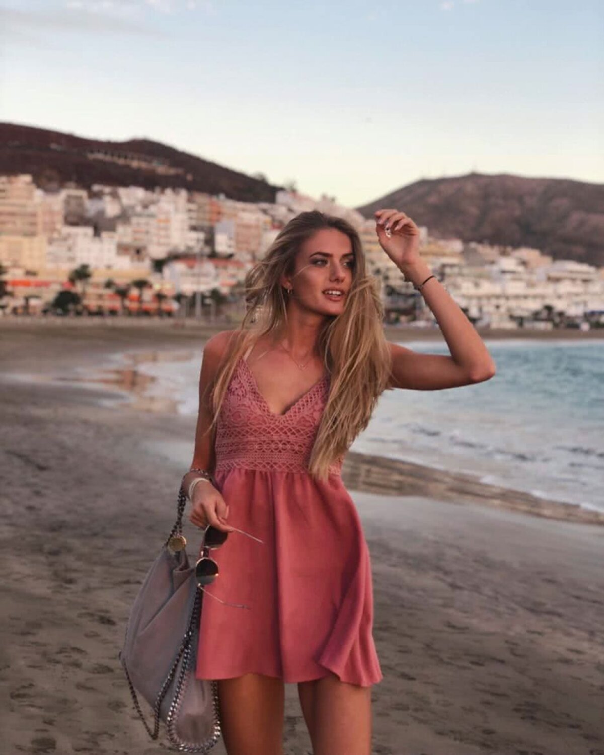 FOTO Alice Schmidt preferă atletismul » Berlineza care a aruncat internetul în aer adoră să facă sport