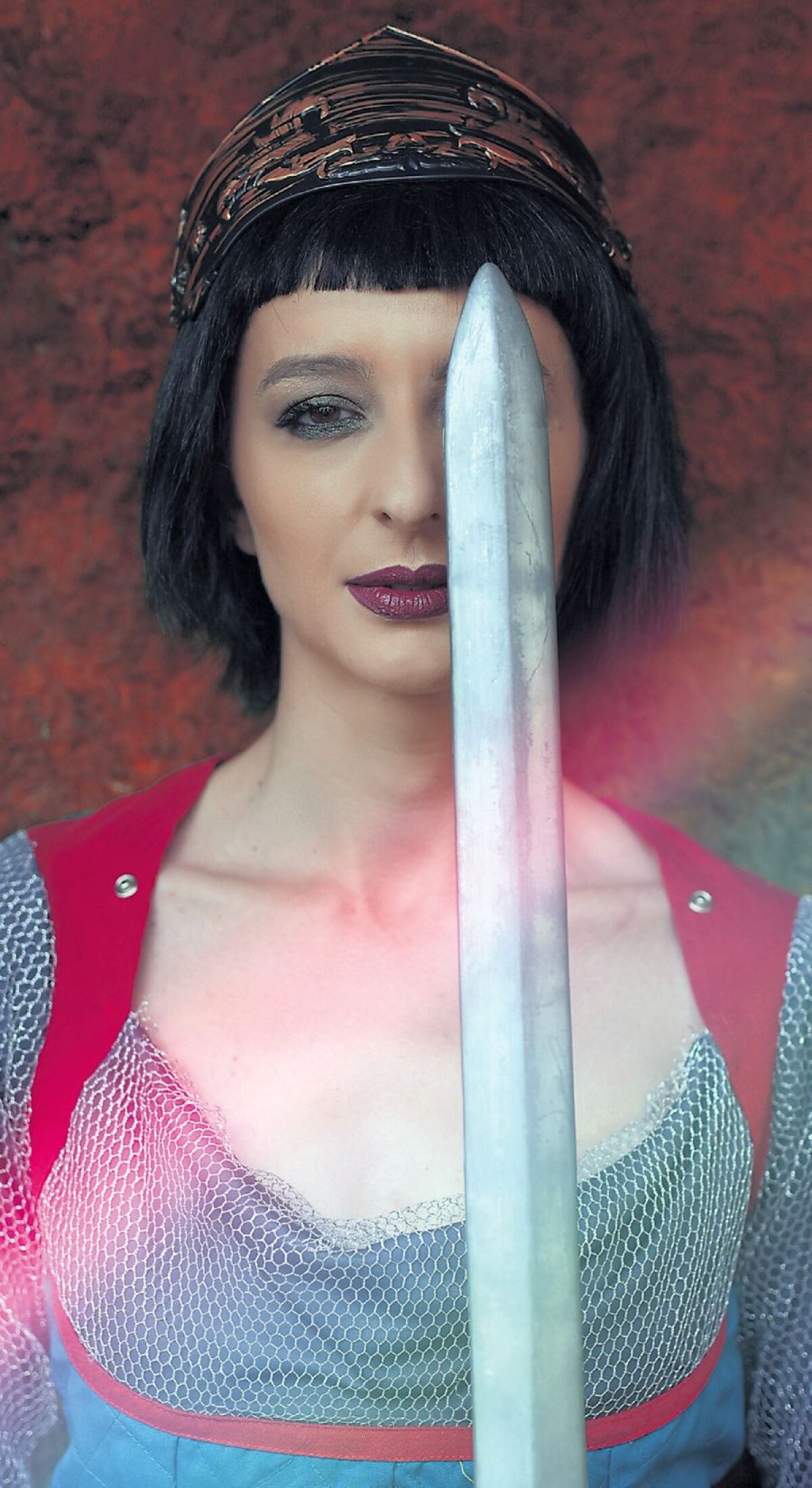 FOTO Mihaela Buzărnescu spune stop violenței cu un pictorial inedit! Schimbare spectaculoasă de look