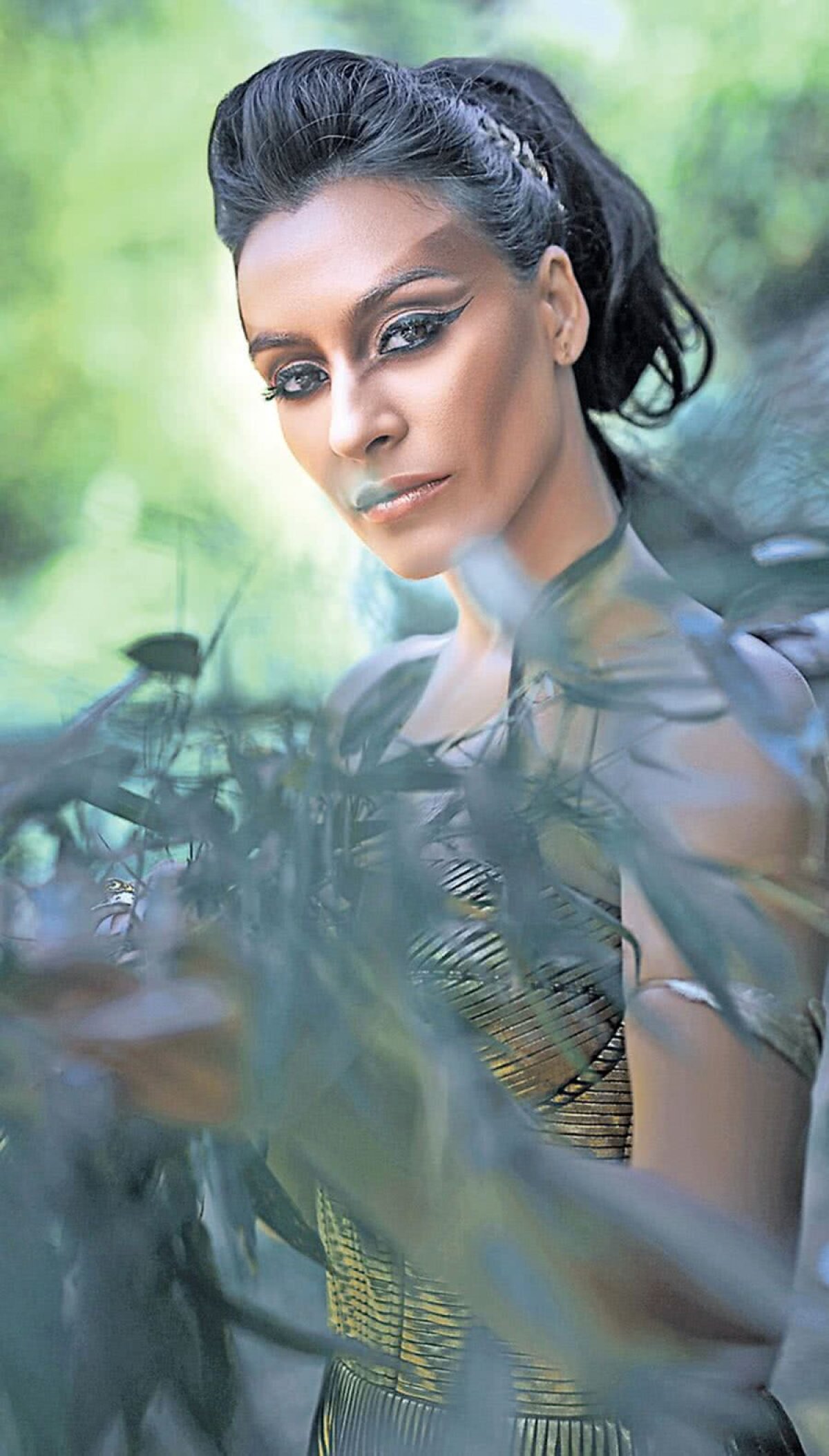 FOTO Mihaela Buzărnescu spune stop violenței cu un pictorial inedit! Schimbare spectaculoasă de look