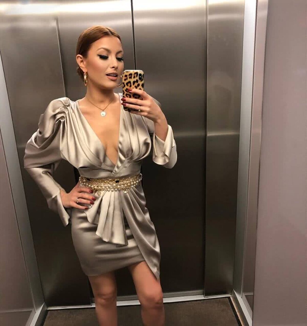 GALERIE FOTO Superba Elena Gheorghe „rupe" inimioarele pe internet! Secretul: „Sportul este cel mai bun remediu antistres”