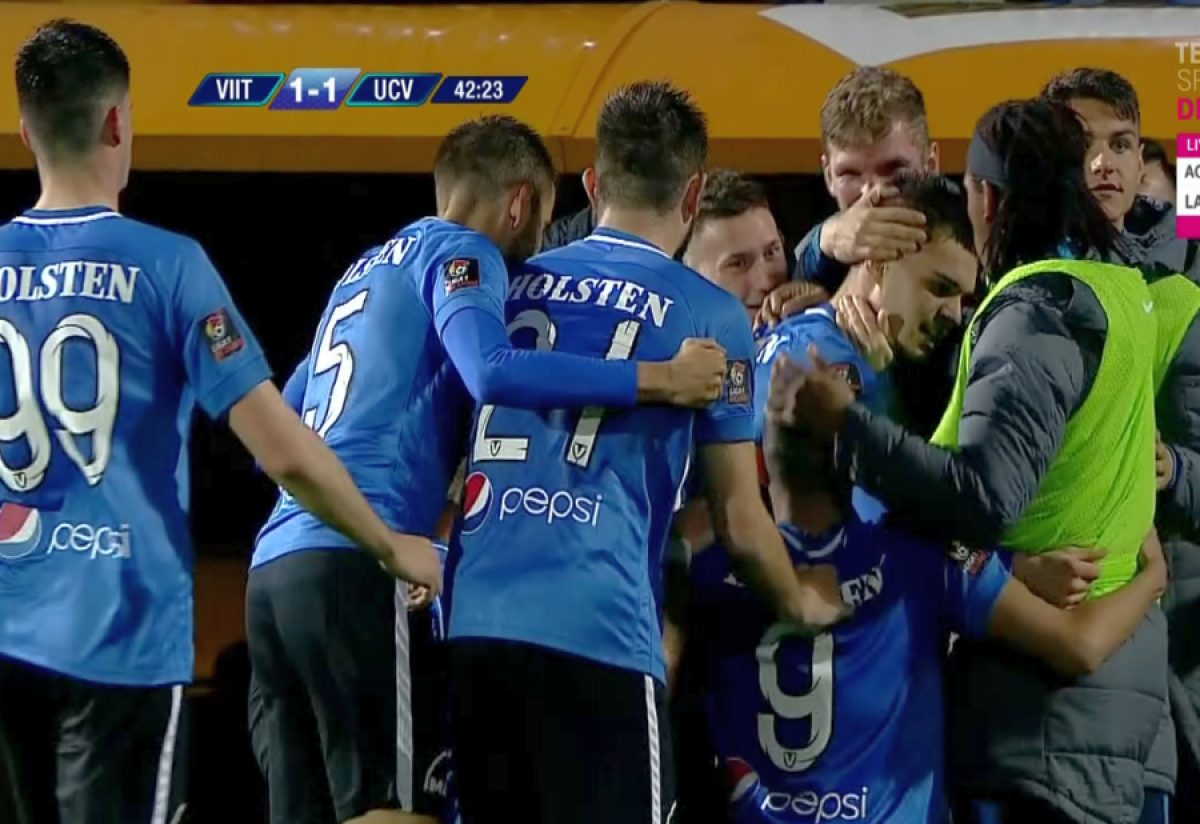 VIITORUL - CSU CRAIOVA 2-1 // VIDEO+FOTO Gol fabulos marcat de Ianis Hagi! Rivaldo s-a bucurat cu Marilena Hagi, „Regele” a făcut show pe margine