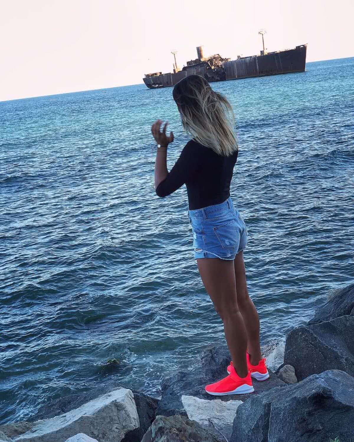 GALERIE FOTO Bianca Bazaliu, noua Cristina Neagu » Bestie pe teren, incendiară pe plajă