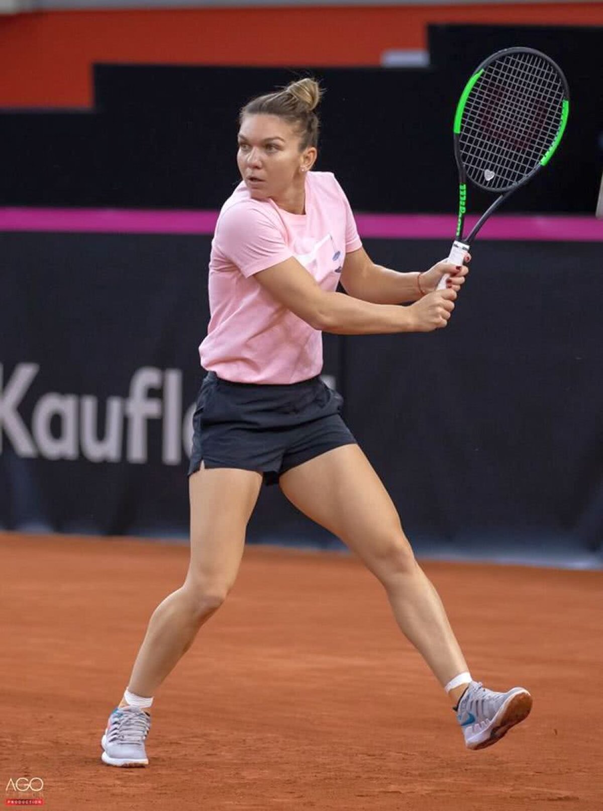 FRANȚA - ROMÂNIA FED CUP // VIDEO + FOTO  Simona Halep și Mihaela Buzărnescu, primele românce care s-au antrenat la Rouen pentru Fed Cup » Care este programul meciurilor