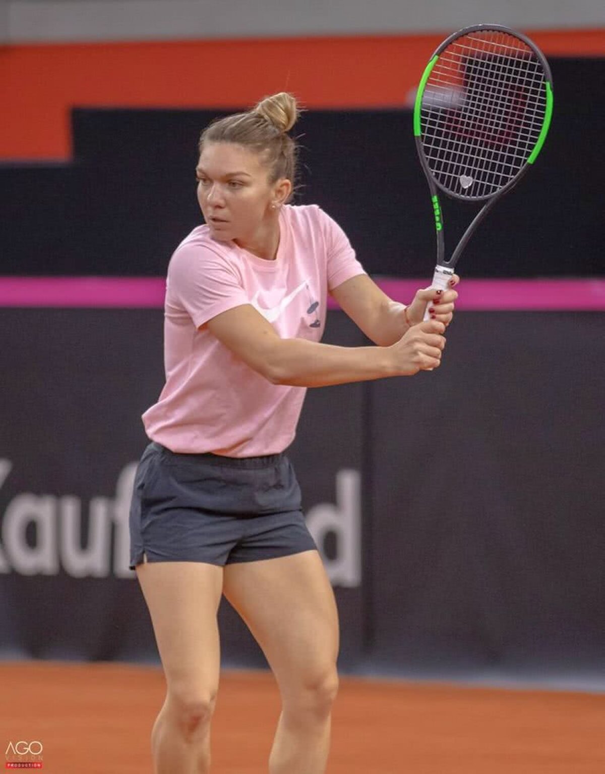 FRANȚA - ROMÂNIA FED CUP // VIDEO + FOTO  Simona Halep și Mihaela Buzărnescu, primele românce care s-au antrenat la Rouen pentru Fed Cup » Care este programul meciurilor