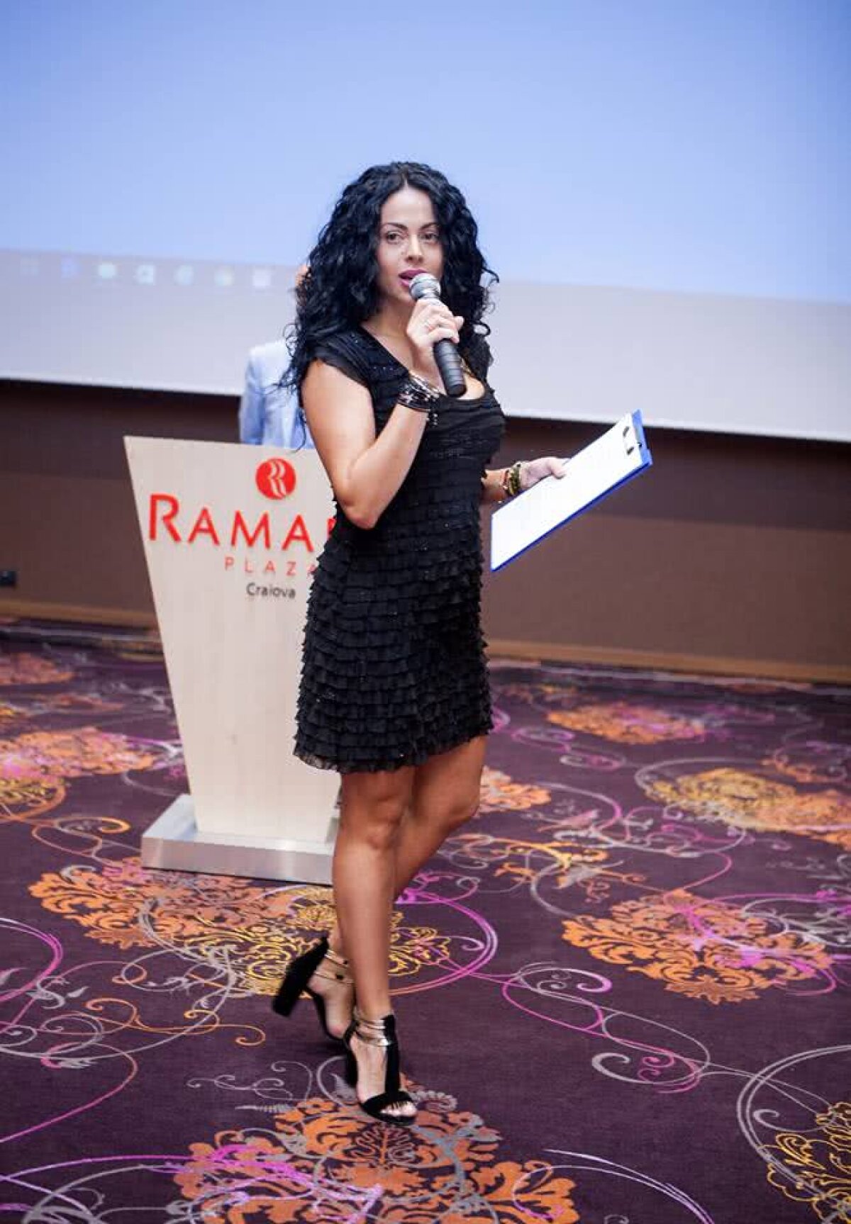 FRF / FOTO Maria Ceaușilă, senzația de pe Arena Națională, a furat toate privirile și la Adunarea Generală