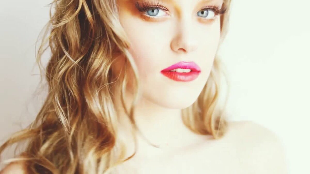 FOTO Dani Carvajal și Joselu Mato sunt cuplați cu două gemene! Imagini spectaculoase cu cea mai nouă WAG de la Real Madrid