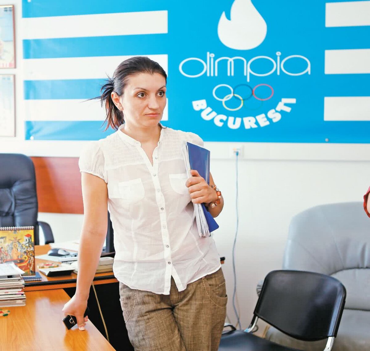 Prețul odei lui Bittman: 11.000 de euro ca prezentator plus 11.000 de euro pentru trupa Holograf! Pentru că n-a vrut să semneze o achiziție trucată, directoarea a fost demisă de primarul Florea cu o zi înainte de eveniment!