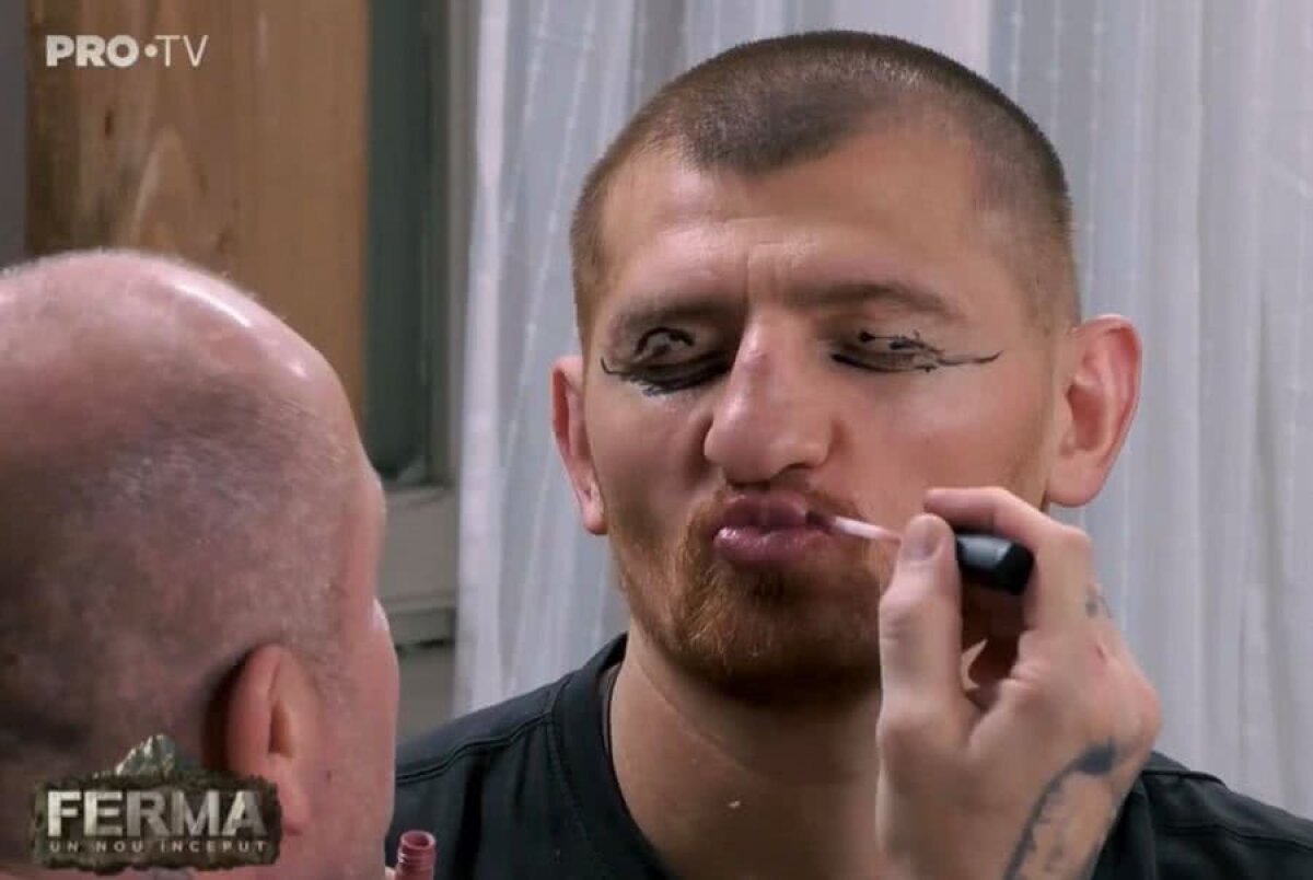 GALERIE FOTO Imagini antologice la „Ferma” » Cătălin Moroșanu, machiat și dat cu ruj de Cătălin Zmărăndescu! Reacția genială a lui Daniel Ghiță