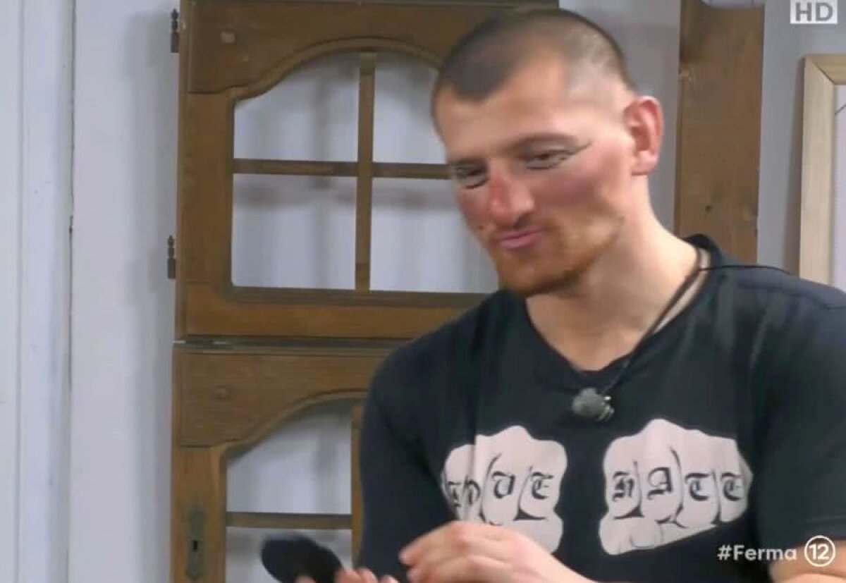 GALERIE FOTO Imagini antologice la „Ferma” » Cătălin Moroșanu, machiat și dat cu ruj de Cătălin Zmărăndescu! Reacția genială a lui Daniel Ghiță