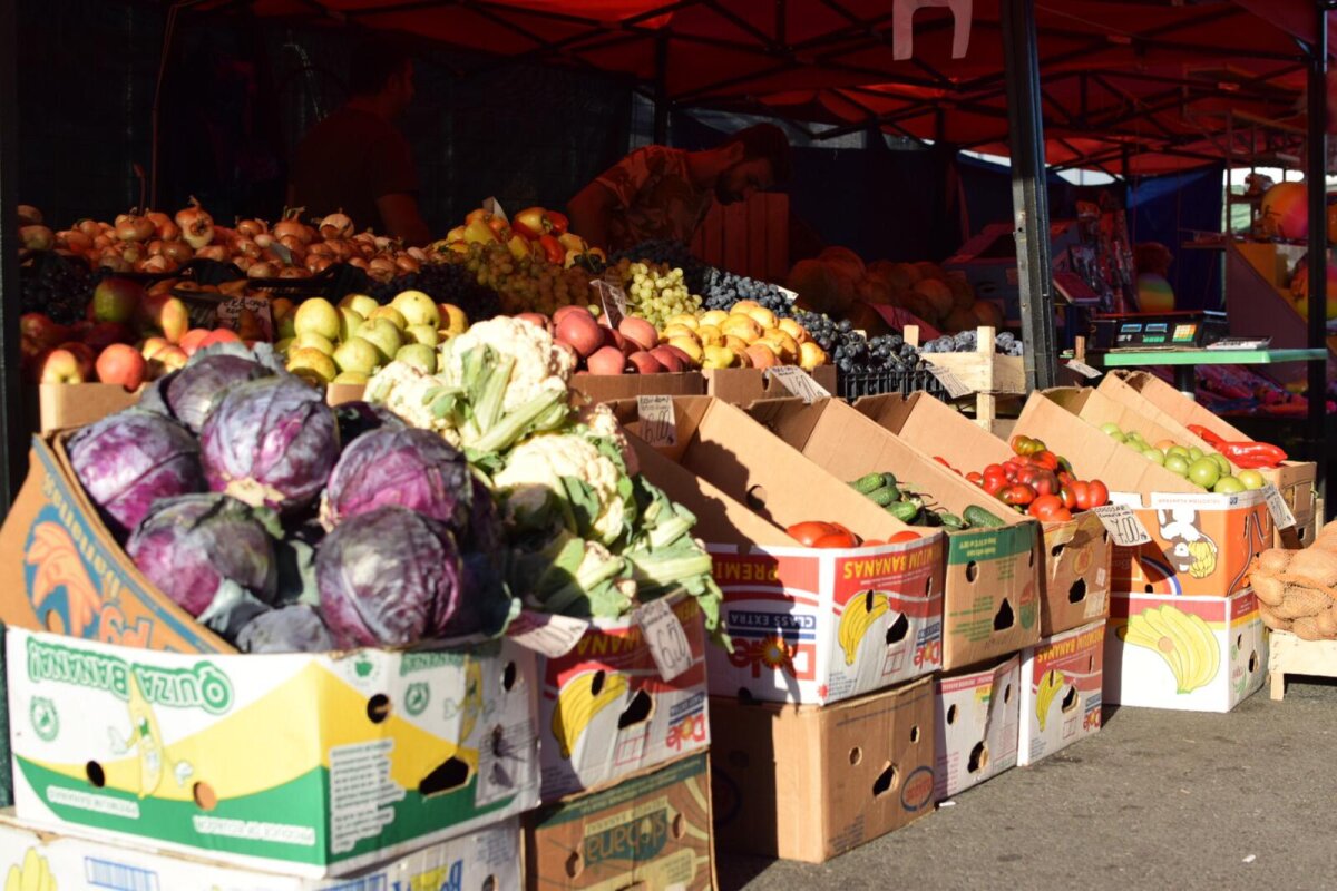 20.000 de euro dați de Florea pe Zilele Recoltei: standuri de chiloți din China și o singură tarabă cu legume!