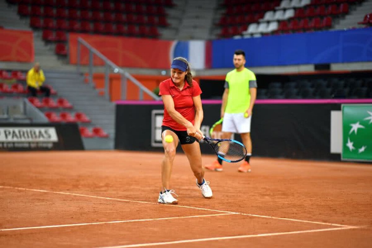 FRANȚA - ROMÂNIA, FED CUP // VIDEO+FOTO EXCLUSIV Imagini de la antrenamentul de azi al echipei de Fed Cup + ultimele detalii de la corespondenții Gazetei