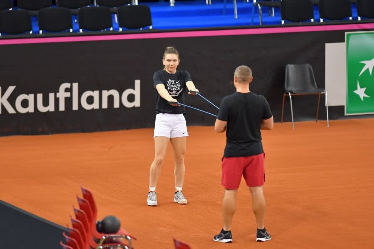 FRANȚA - ROMÂNIA, FED CUP // FOTO Simona Halep, primele declarații după ce a aflat că joacă împotriva Kristinei Mladenovic: „Am emoții, trebuie să recunosc. E diferit în Fed Cup” » Cum arată raportul meciurilor directe