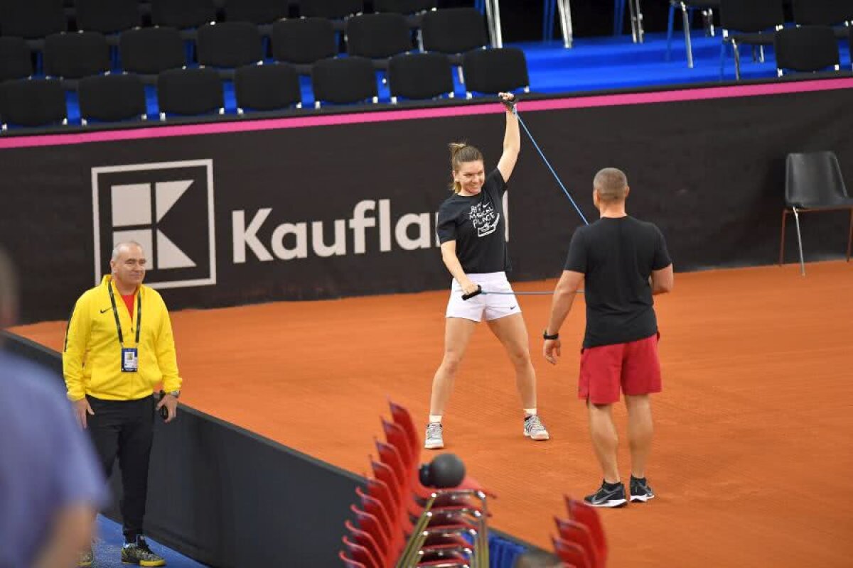 FRANȚA - ROMÂNIA, FED CUP // FOTO Simona Halep, primele declarații după ce a aflat că joacă împotriva Kristinei Mladenovic: „Am emoții, trebuie să recunosc. E diferit în Fed Cup” » Cum arată raportul meciurilor directe