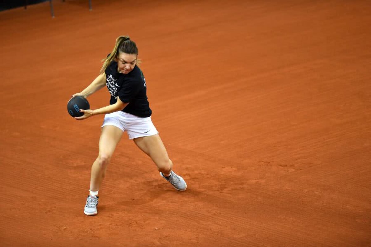 FRANȚA - ROMÂNIA, FED CUP // FOTO Simona Halep, primele declarații după ce a aflat că joacă împotriva Kristinei Mladenovic: „Am emoții, trebuie să recunosc. E diferit în Fed Cup” » Cum arată raportul meciurilor directe