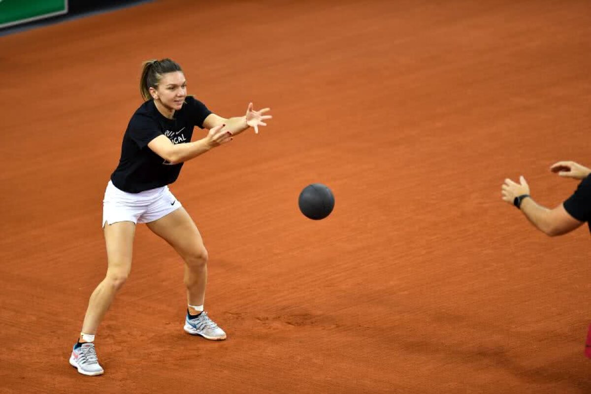 FRANȚA - ROMÂNIA, FED CUP // FOTO Simona Halep, primele declarații după ce a aflat că joacă împotriva Kristinei Mladenovic: „Am emoții, trebuie să recunosc. E diferit în Fed Cup” » Cum arată raportul meciurilor directe