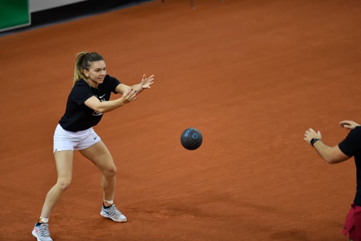 FRANȚA - ROMÂNIA, FED CUP // FOTO Simona Halep, primele declarații după ce a aflat că joacă împotriva Kristinei Mladenovic: „Am emoții, trebuie să recunosc. E diferit în Fed Cup” » Cum arată raportul meciurilor directe