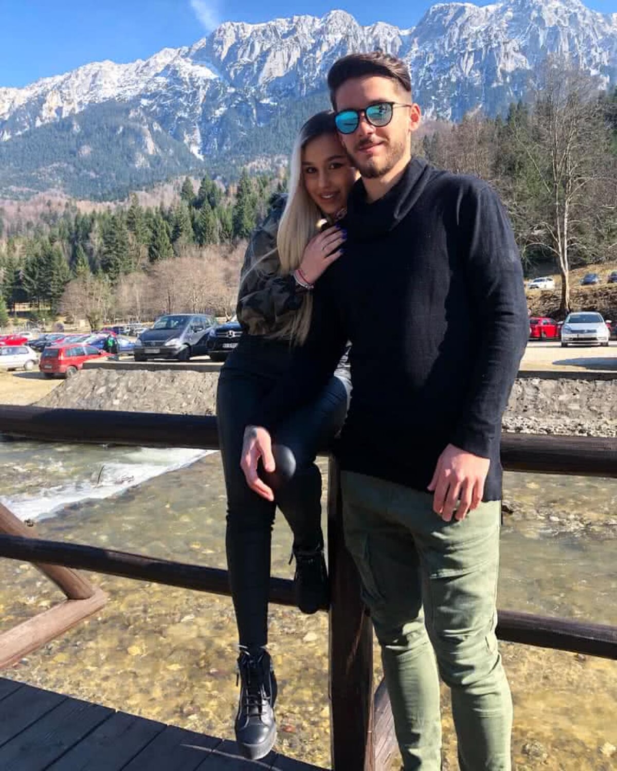 GALERIE FOTO Sexy-blondina unuia dintre cei mai tineri portari titulari ai Ligii 1! E pasionată de tatuaje și bulldogi 