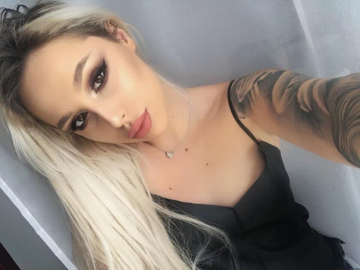 GALERIE FOTO Sexy-blondina unuia dintre cei mai tineri portari titulari ai Ligii 1! E pasionată de tatuaje și bulldogi 