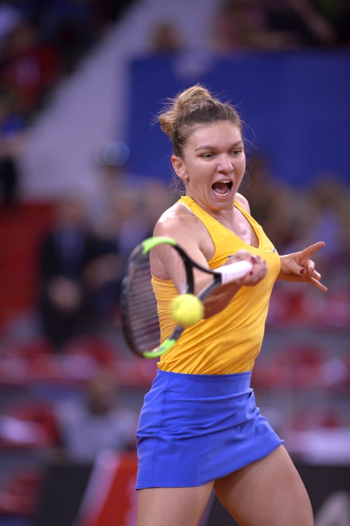 FRANȚA - ROMÂNIA, FED CUP // Trăirile Simonei Halep, imaginate într-o corespondență emoționantă GSP de la Rouen » „Ești la 2.000 de kilometri de casă, iar în fiecare colț al tribunei vezi un tricou galben și pe cineva care îți strigă numele”