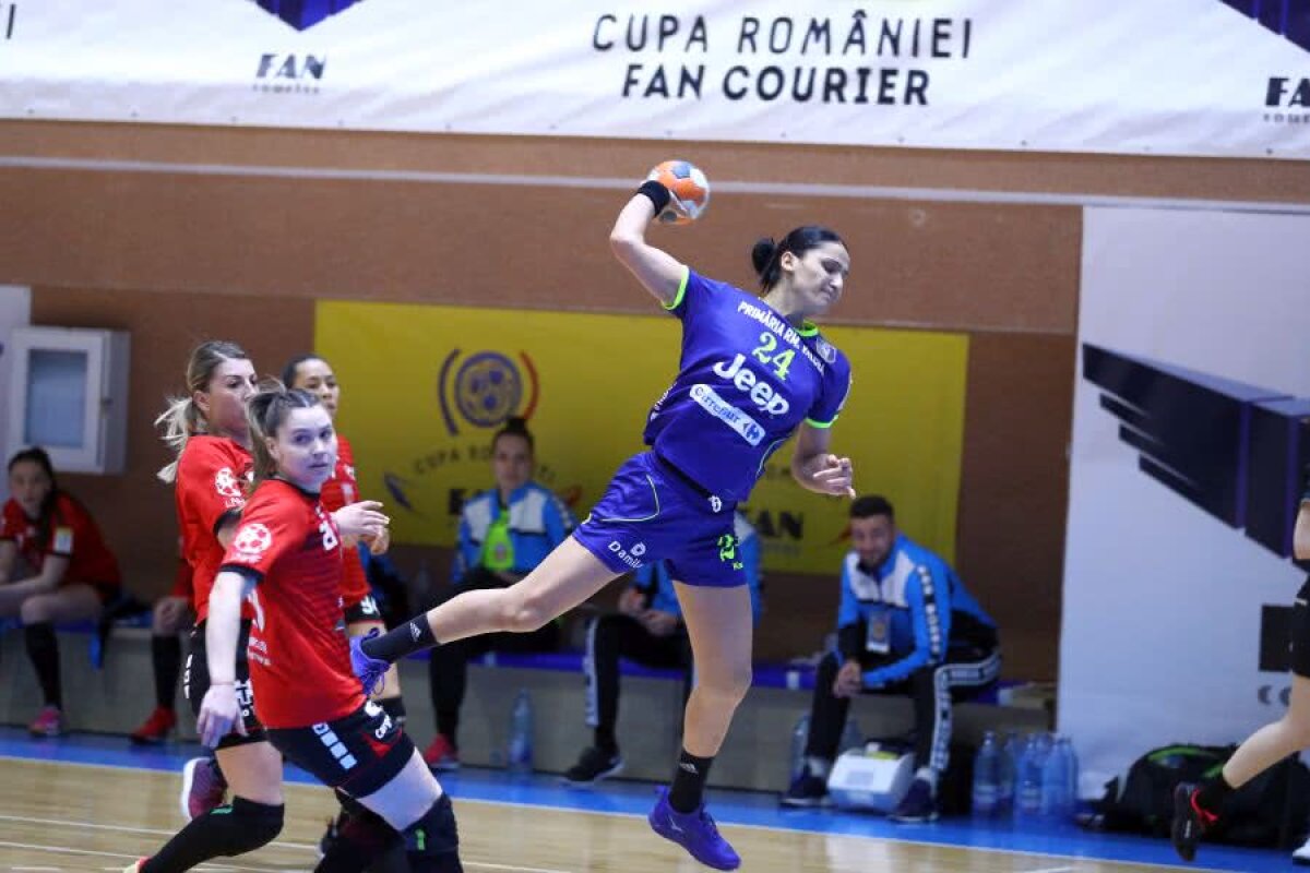 Măgura Cisnădie - SCM Rm. Vâlcea 21-31 // FOTO Sezonul perfect pentru oltence continuă » Vâlcea s-a calificat în finala Cupei României