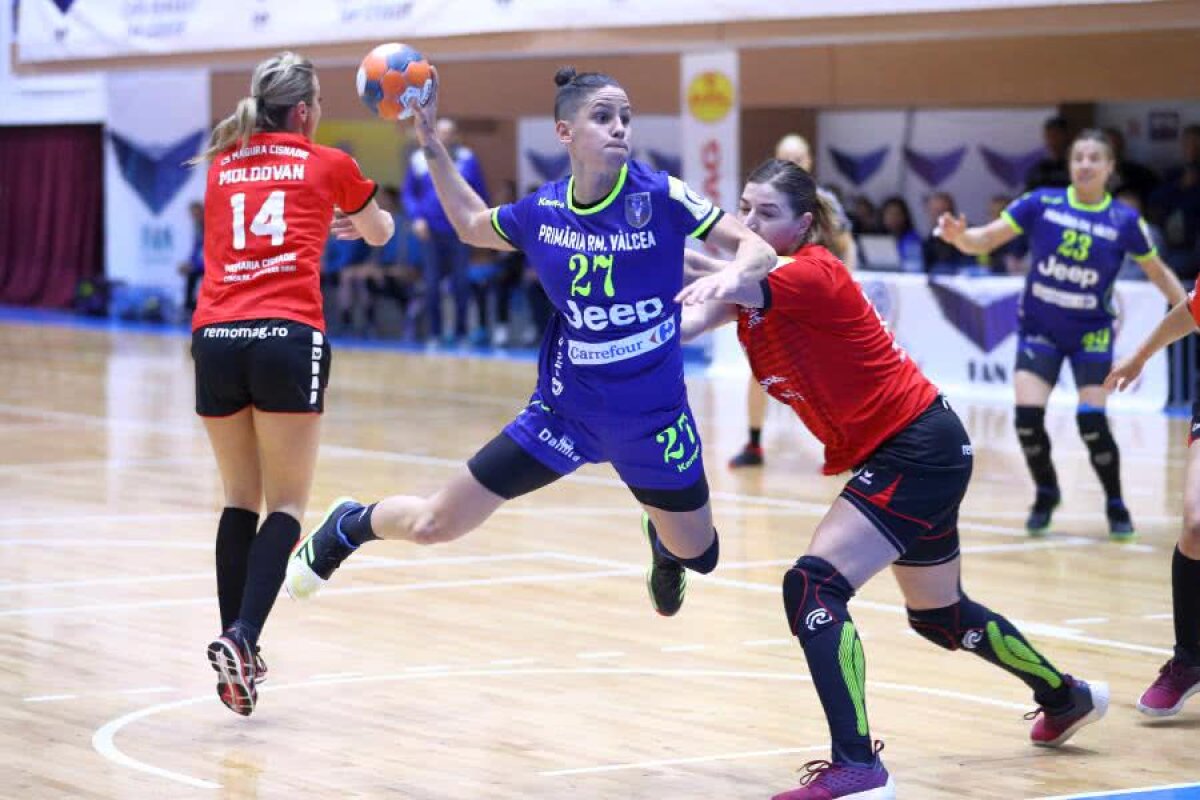 Măgura Cisnădie - SCM Rm. Vâlcea 21-31 // FOTO Sezonul perfect pentru oltence continuă » Vâlcea s-a calificat în finala Cupei României