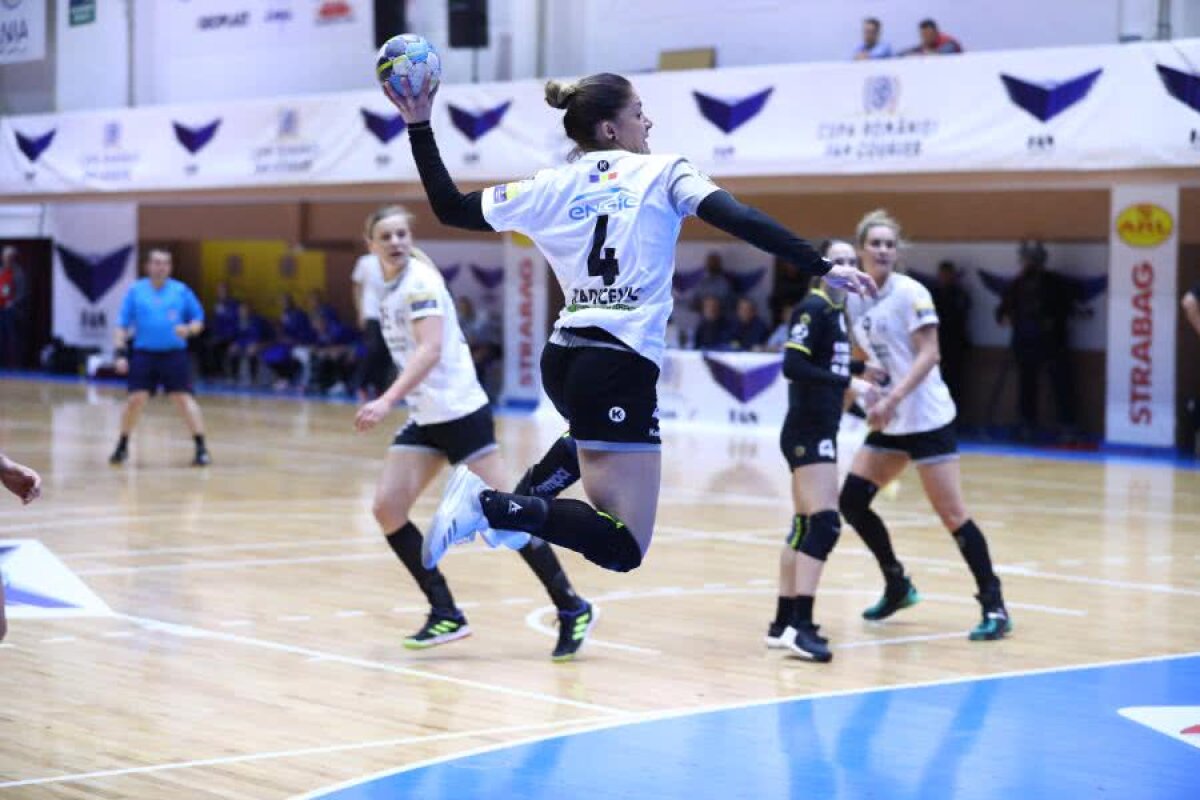 CSM București - HC Zalău 27-23 // FOTO O repriză a fost de ajuns » CSM București s-a calificat fără emoții în finala Cupei României