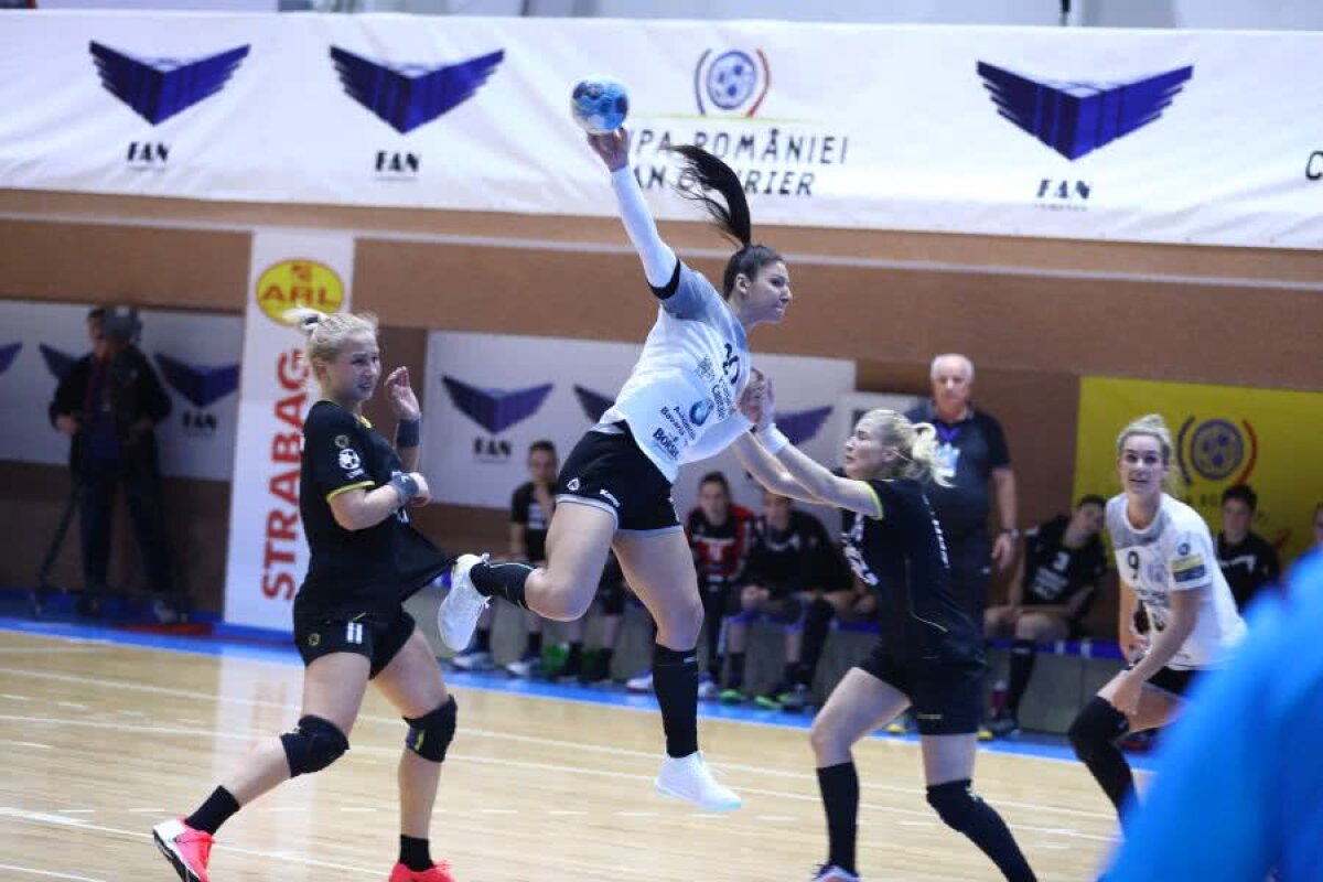 CSM București - HC Zalău 27-23 // FOTO O repriză a fost de ajuns » CSM București s-a calificat fără emoții în finala Cupei României