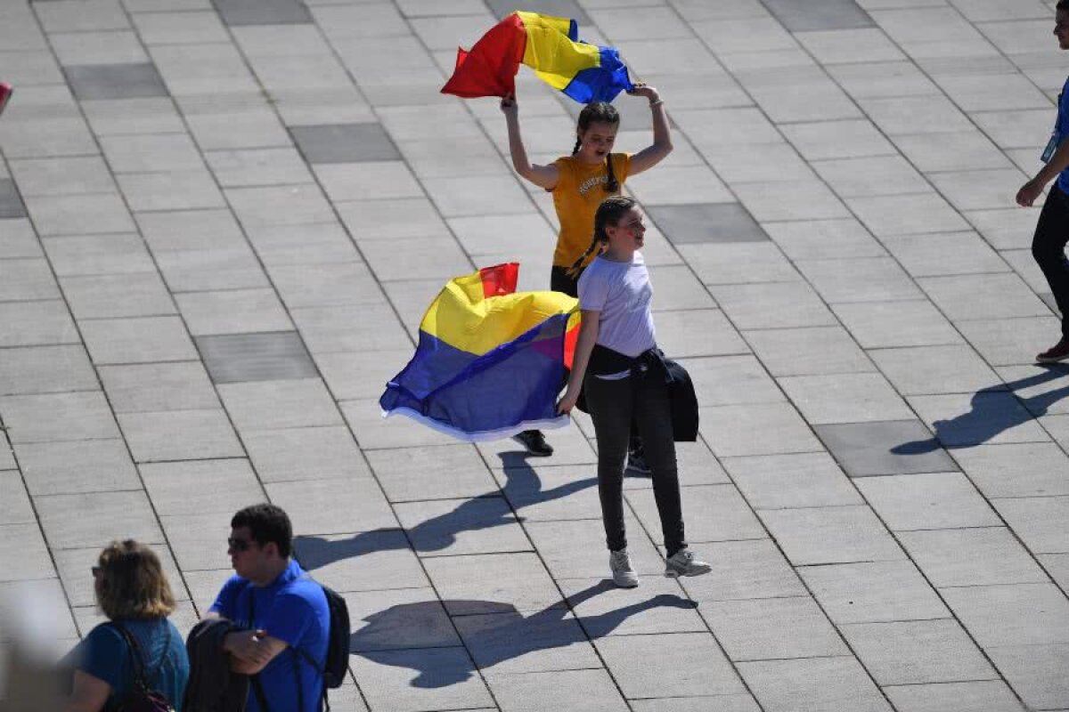 SIMONA HALEP - CAROLINE GARCIA // VIDEO+FOTO Rouen, din nou teritoriu românesc! Imaginile trimise de corespondenții GSP arată cum fanii au luat cu asalt sala pentru primul meci al zilei!