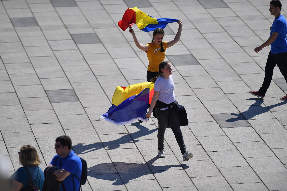 SIMONA HALEP - CAROLINE GARCIA // VIDEO+FOTO Rouen, din nou teritoriu românesc! Imaginile trimise de corespondenții GSP arată cum fanii au luat cu asalt sala pentru primul meci al zilei!