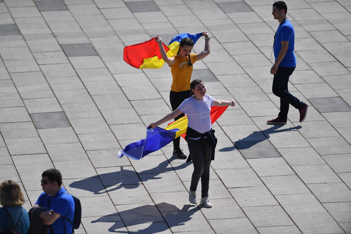 SIMONA HALEP - CAROLINE GARCIA // VIDEO+FOTO Rouen, din nou teritoriu românesc! Imaginile trimise de corespondenții GSP arată cum fanii au luat cu asalt sala pentru primul meci al zilei!