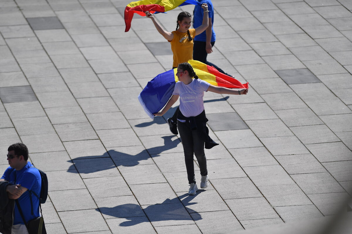 SIMONA HALEP - CAROLINE GARCIA // VIDEO+FOTO Rouen, din nou teritoriu românesc! Imaginile trimise de corespondenții GSP arată cum fanii au luat cu asalt sala pentru primul meci al zilei!