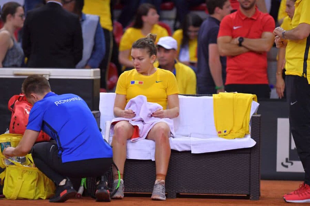 SIMONA HALEP - CAROLINE GARCIA // FOTO Momente tensionate în finalul primului set: Halep, plină de nervi după ce a alunecat pe zgură + Francezii au huiduit-o!