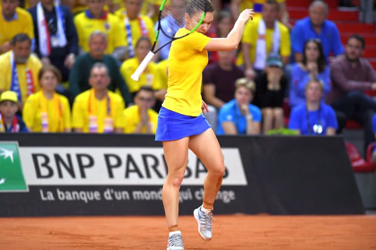 SIMONA HALEP - CAROLINE GARCIA // FOTO Momente tensionate în finalul primului set: Halep, plină de nervi după ce a alunecat pe zgură + Francezii au huiduit-o!