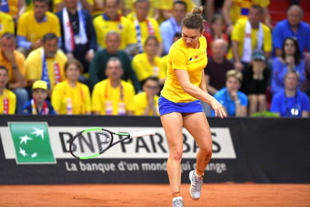 SIMONA HALEP - CAROLINE GARCIA // FOTO Momente tensionate în finalul primului set: Halep, plină de nervi după ce a alunecat pe zgură + Francezii au huiduit-o!