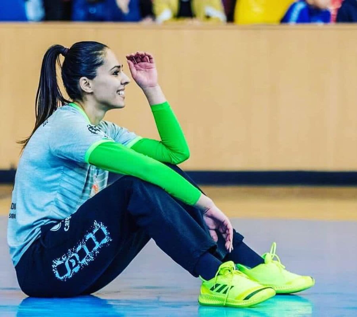 GSP Live // VIDEO+FOTO Elena Voicu, cea mai frumoasă handbalistă română în 2016: „Handbalul defeminizează: nu poți fi și domnișoară, și handbalistă”