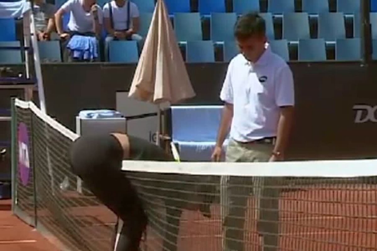 WTA ISTANBUL // VIDEO+FOTO Sorana Cîrstea, gest reprobabil în meciul cu Barbora Strycova! L-a bruscat pe arbitru: „Ești nebun sau orb?”