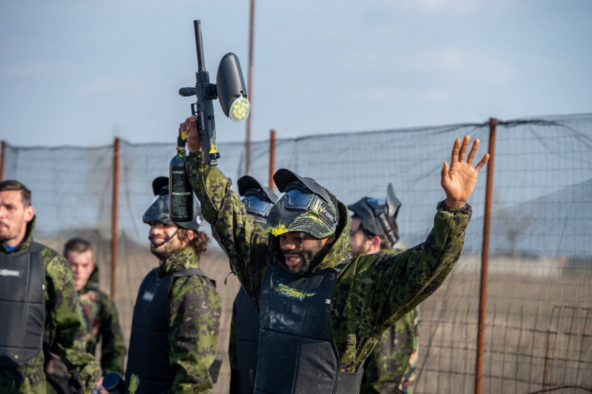 VIITORUL - CSU CRAIOVA // Papură ca Luis Enrique! Și-a dus jucătorii de la CSU Craiova la paintball și visează la remontada cu Viitorul