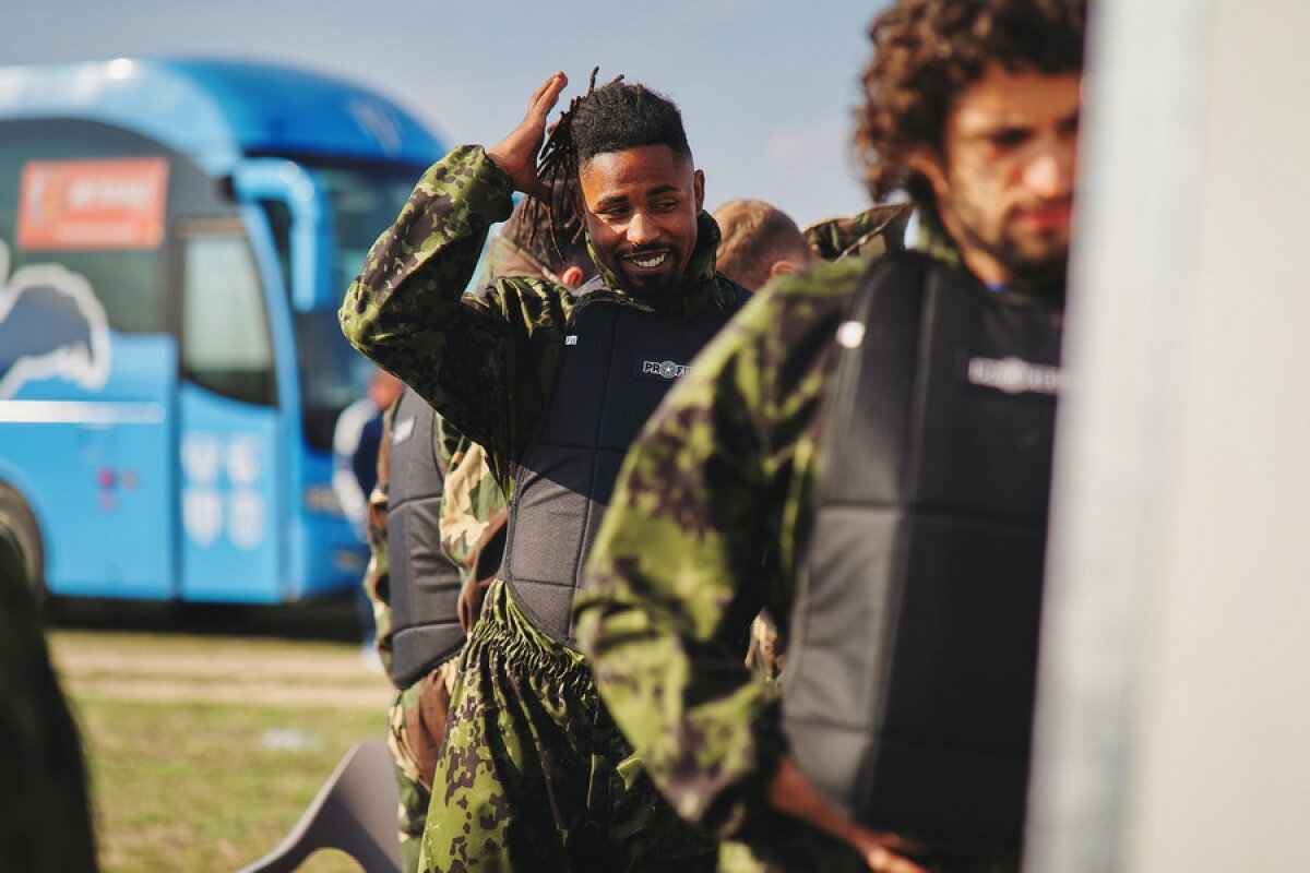 VIITORUL - CSU CRAIOVA // Papură ca Luis Enrique! Și-a dus jucătorii de la CSU Craiova la paintball și visează la remontada cu Viitorul