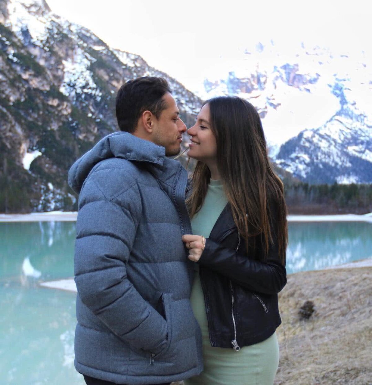 GALERIE FOTO Sarah Kohan, soția lui Chicharito, ședință foto incendiară pe „Ziua Pământului”: „Fiecare gest contează!”